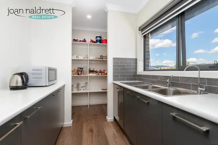 Sixth view of Homely house listing, 8 McSwiney Court, Wodonga VIC 3690