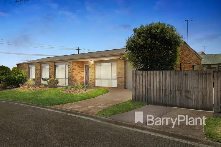 119 Fourth Avenue, Rosebud VIC 3939