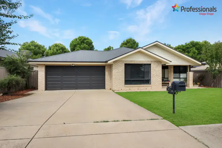 54 Messenger Avenue, Boorooma NSW 2650