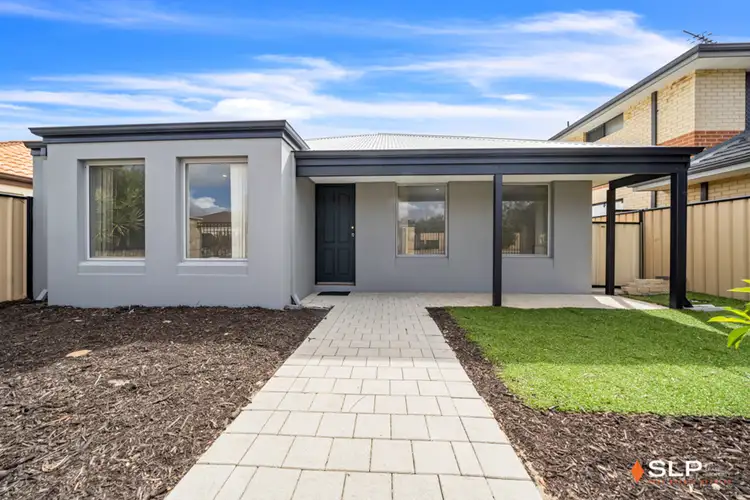 35 Lauderdale Ramble, Carramar WA 6031
