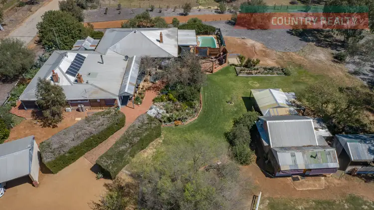 2 Osnaburg Road, York WA 6302