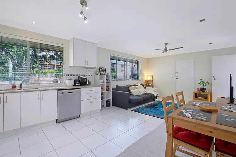 Fifth view of Homely unit listing, 3/22 Wooloowin Avenue, Wooloowin QLD 4030