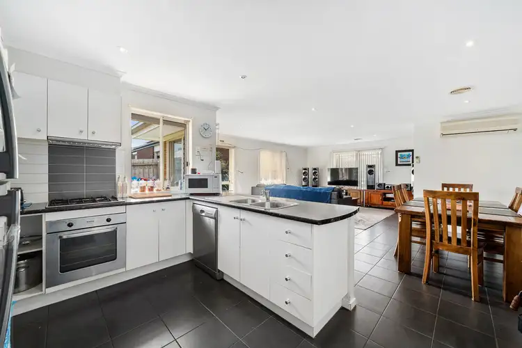 14 Triumph Way, Skye VIC 3977