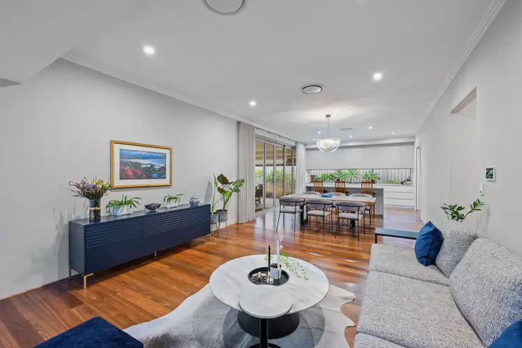 16 Sawyer Way, Salter Point WA 6152