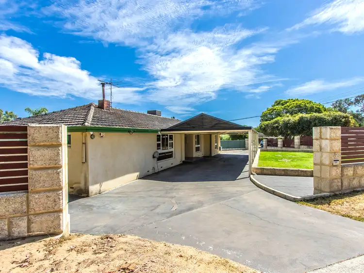 Second view of Homely house listing, 2 Cockman Way, Orelia WA 6167