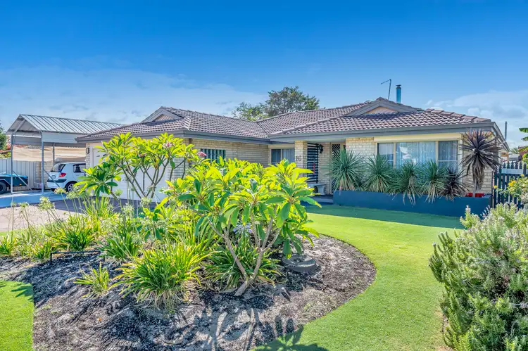 16 Mahogany Drive, Halls Head WA 6210