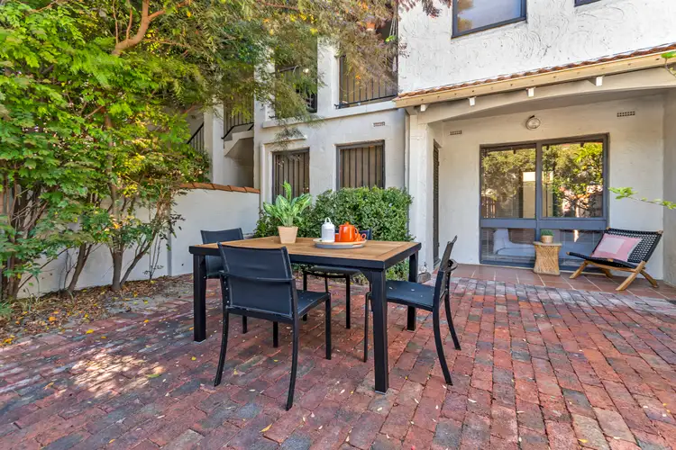 2/304 Cambridge Street, Wembley WA 6014