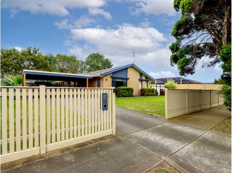 6 Oak Street, Sale VIC 3850