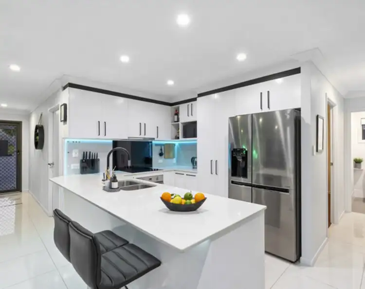 Second view of Homely house listing, 6 Greenbank Circuit, Carrara QLD 4211
