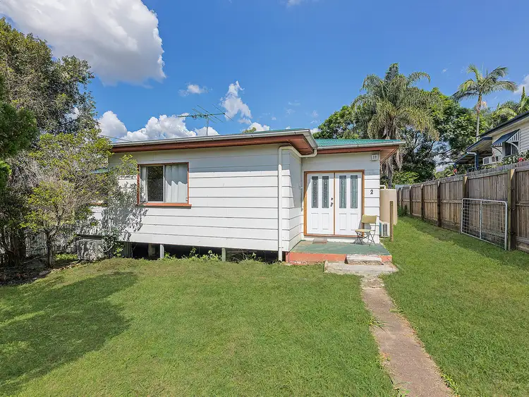 2 Woodford Street, One Mile QLD 4305