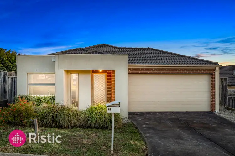 38 Kiora Avenue, Doreen VIC 3754
