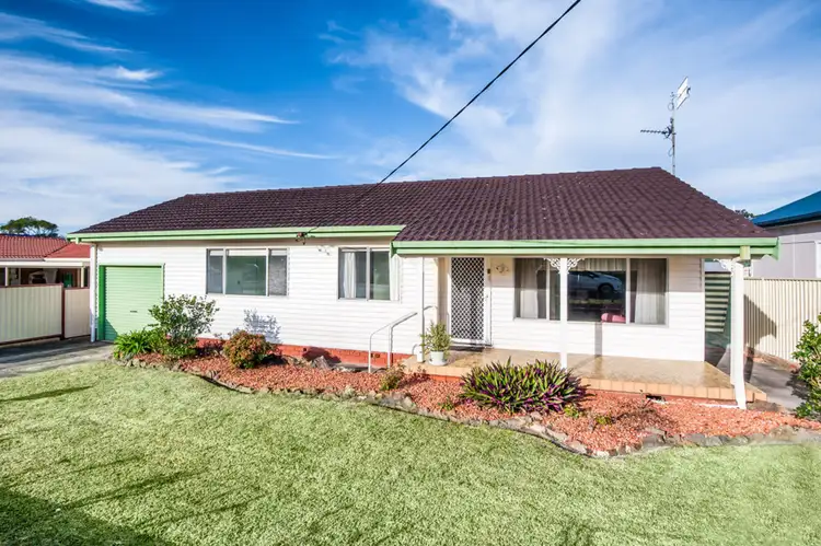 25 Cornwall Avenue, Gorokan NSW 2263