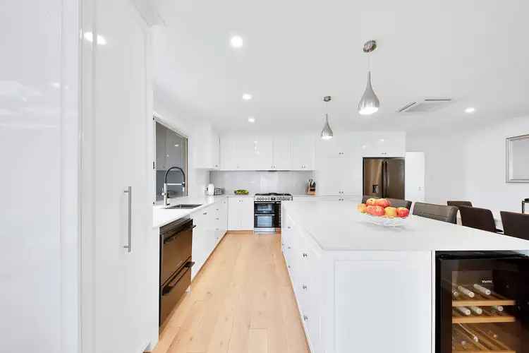 15 Malabor Mews, Halls Head WA 6210