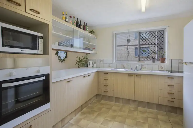Sixth view of Homely apartment listing, 3/8 Mountain View Avenue, Miami QLD 4220