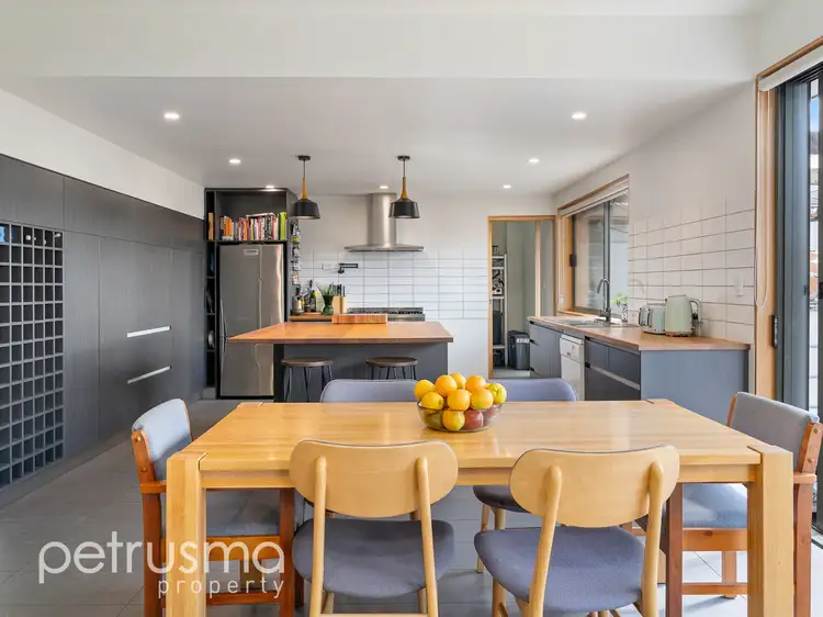 1 Rosehill Crescent, Lenah Valley TAS 7008