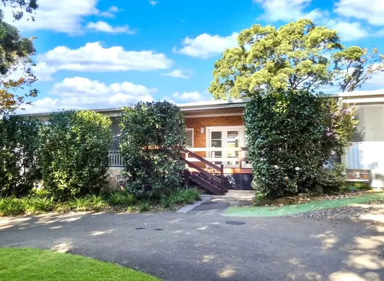 1 Centre Crescent, Blaxland NSW 2774