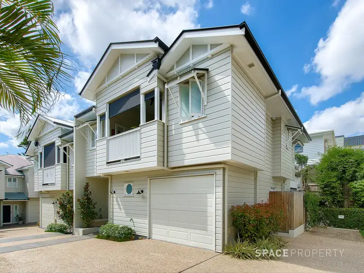 2/25 Pembroke Road, Coorparoo QLD 4151