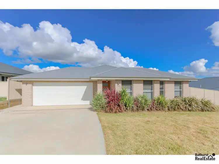 75 Graham Drive, Kelso NSW 2795