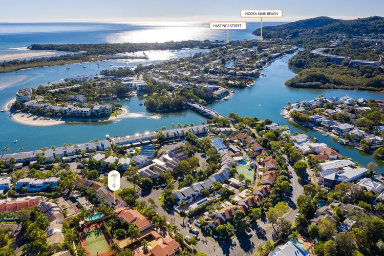 9/11 Munna Crescent, Noosaville QLD 4566