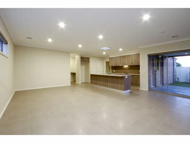 Third view of Homely townhouse listing, 2/120 Palmerston Street, Sale VIC 3850
