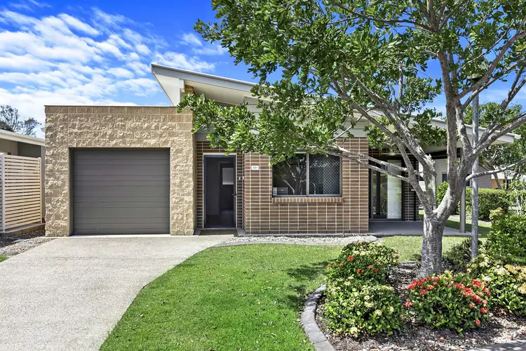Villa 421/74-98 Emerald Park Way, Urangan QLD 4655