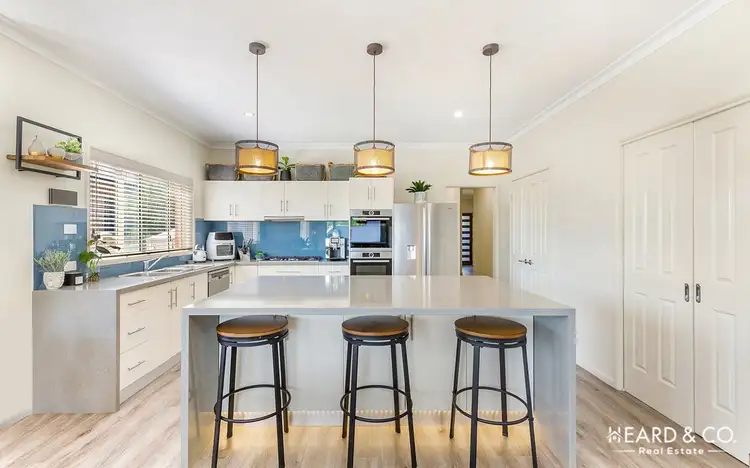 13 Weatherby Drive, Strathdale VIC 3550