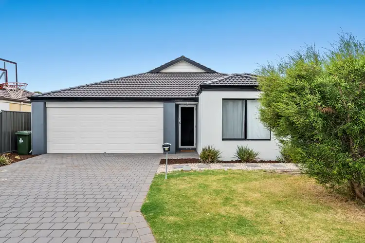 20 Blanche Crescent, Lakelands WA 6180