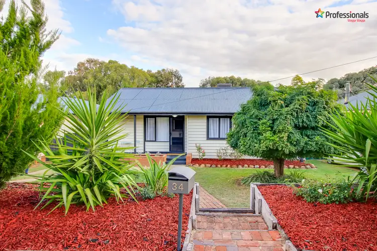 34 Gilmore Street, Mount Austin NSW 2650