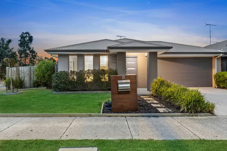 8 Whitfords Drive, Armstrong Creek VIC 3217