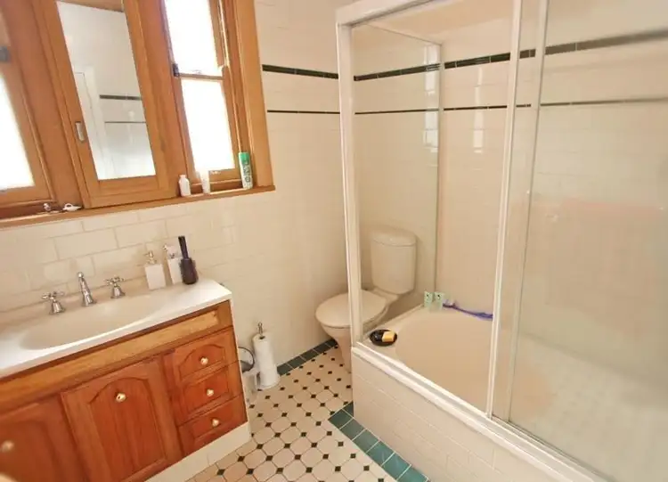 Fifth view of Homely house listing, 6 Foxborough Avenue, Wagga Wagga NSW 2650