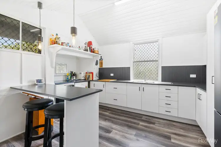 72 West Street, The Range QLD 4700