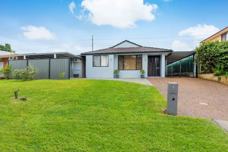 8 Quenda Place, St Helens Park NSW 2560