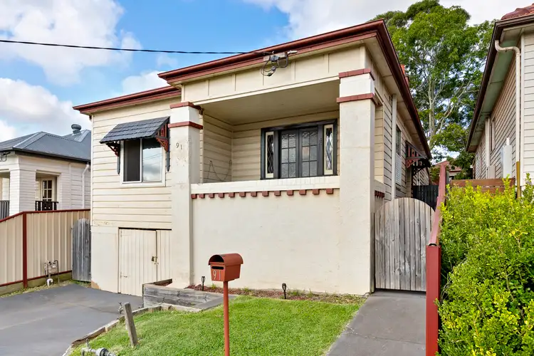 91 Woodstock Street, Mayfield NSW 2304