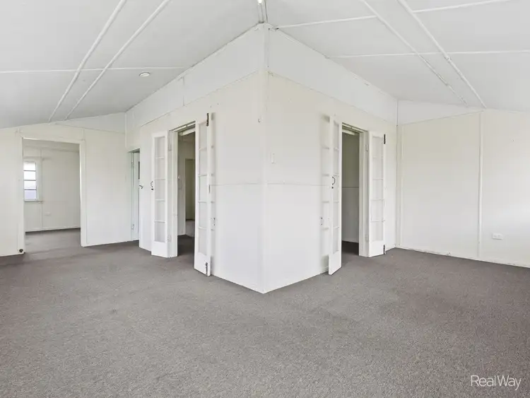 6 Main Street, Park Avenue QLD 4701
