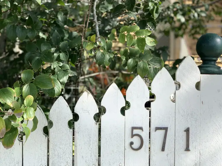 571 Lower Bowen Terrace