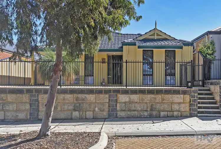 23 Porzana Boulevard, Tapping WA 6065