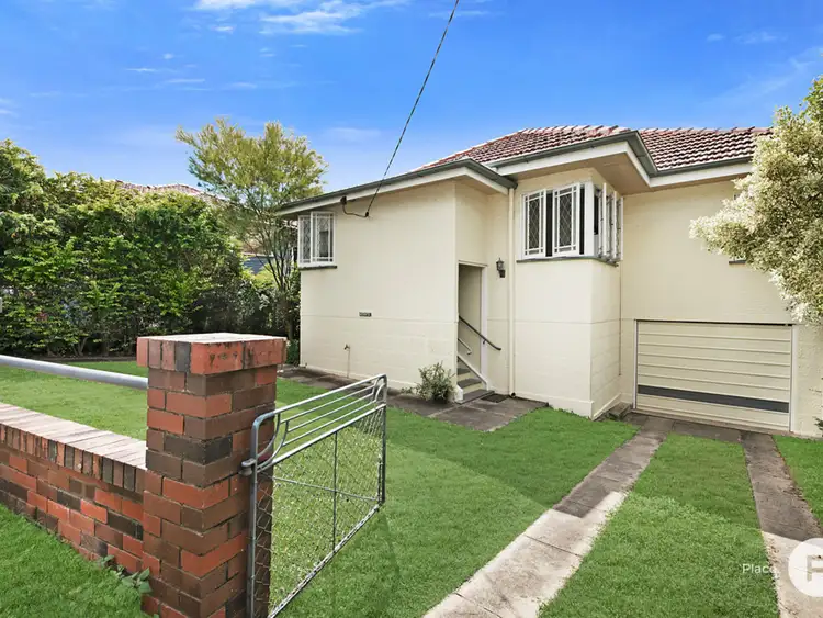 22 Curlewis Street, Holland Park West QLD 4121