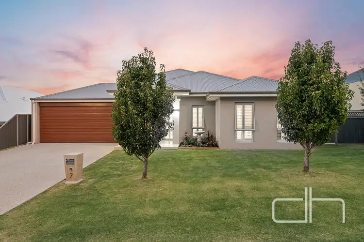 Second view of Homely house listing, 7 Botticelli Way, Landsdale WA 6065
