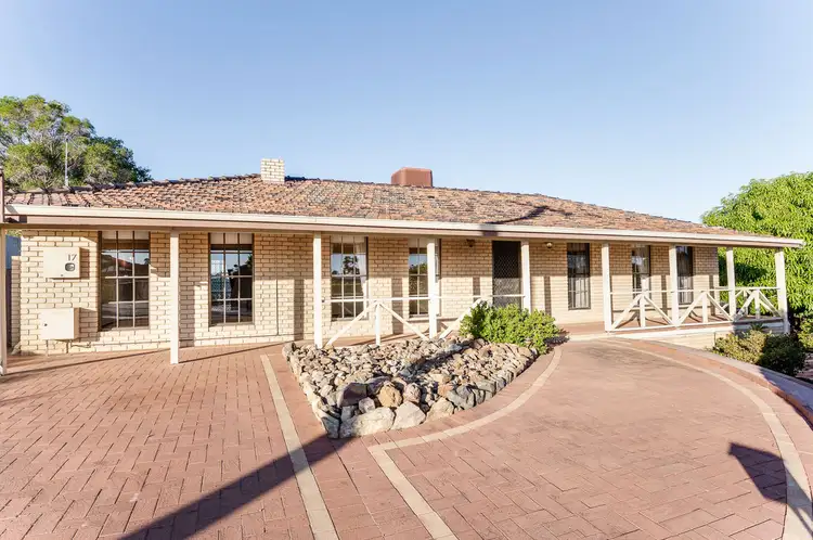 17 Wangoola Terrace, Mount Nasura WA 6112