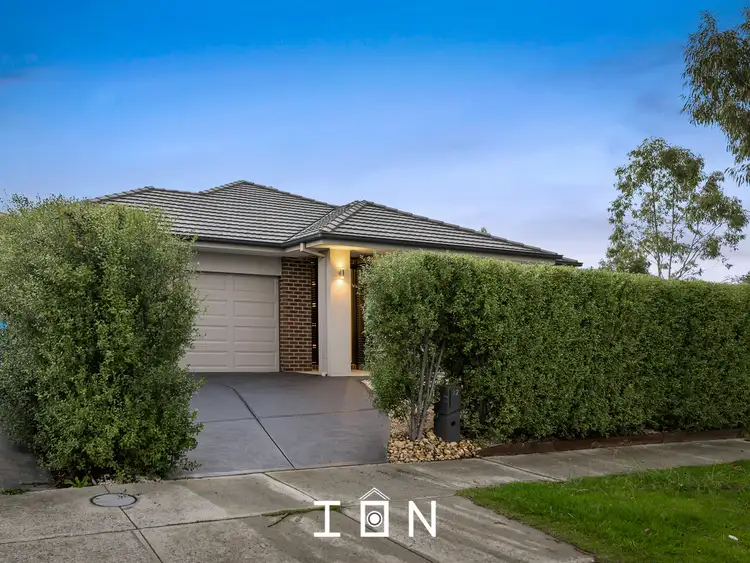 Second view of Homely house listing, 32 Newington Drive, Cranbourne East VIC 3977