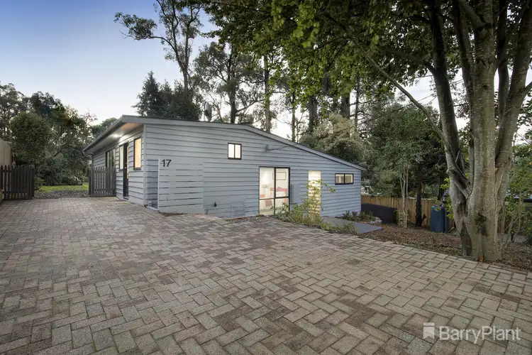 17 Beatty Parade, Cockatoo VIC 3781