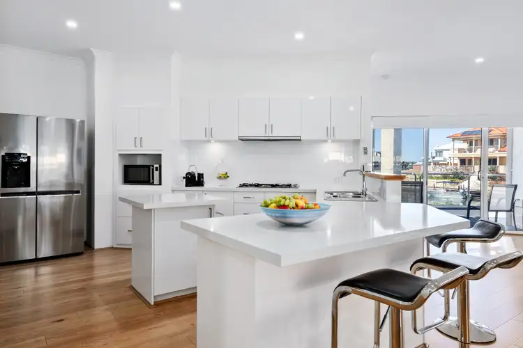 Sixth view of Homely house listing, 1 Santavea Mews, Halls Head WA 6210