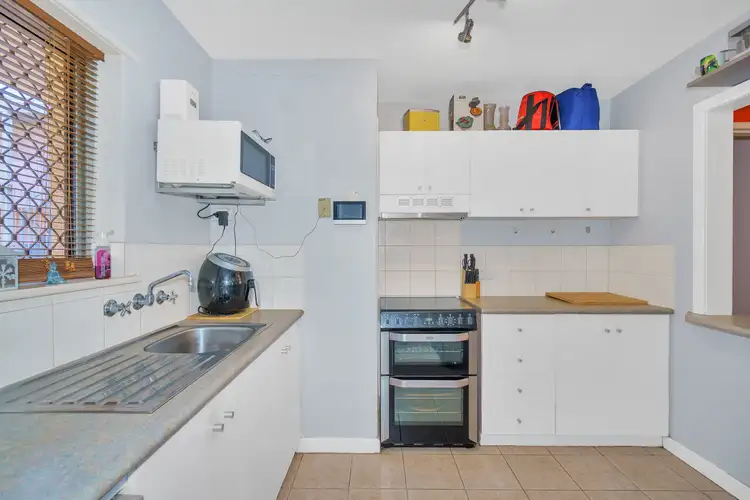 Fifth view of Homely flat listing, 15/4 Canham Way, Orelia WA 6167