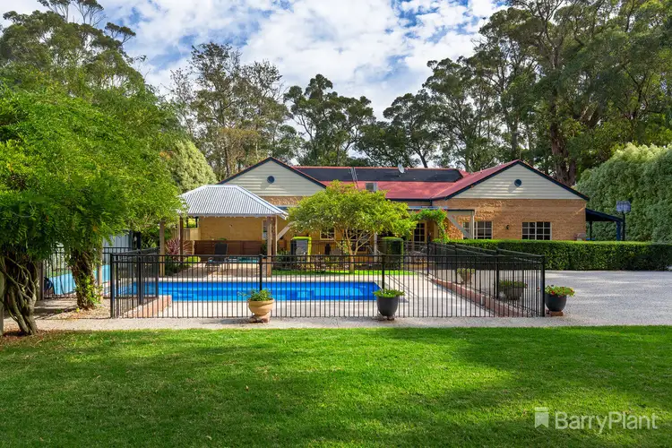 17 Paternoster Road, Cockatoo VIC 3781