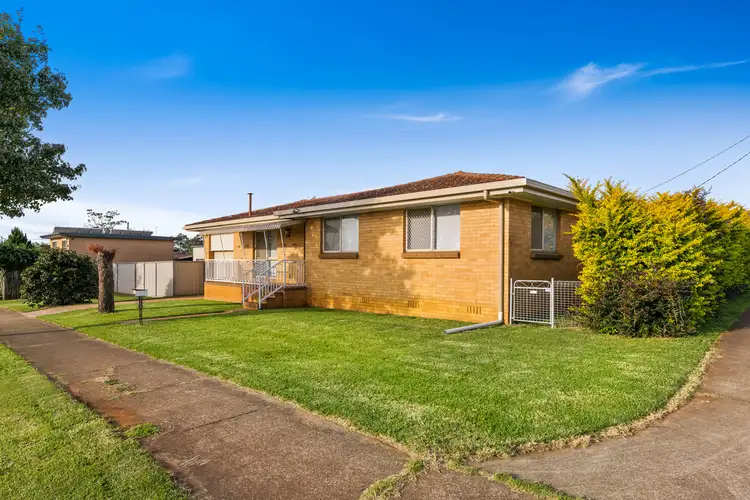 16 Yaldwyn Street, Harristown QLD 4350
