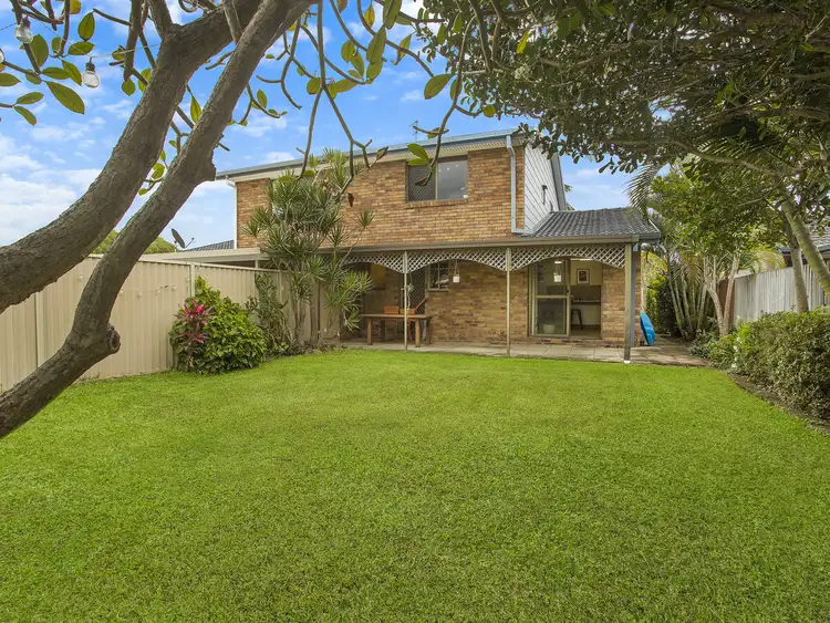 1/90 Christine Avenue, Burleigh Waters QLD 4220