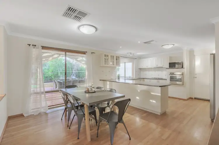 32 Hill Street, Kelmscott WA 6111