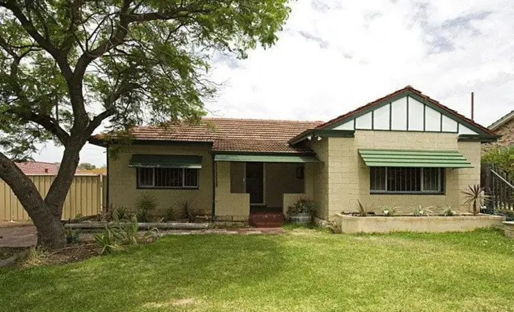 4 Leichardt Street, St James WA 6102