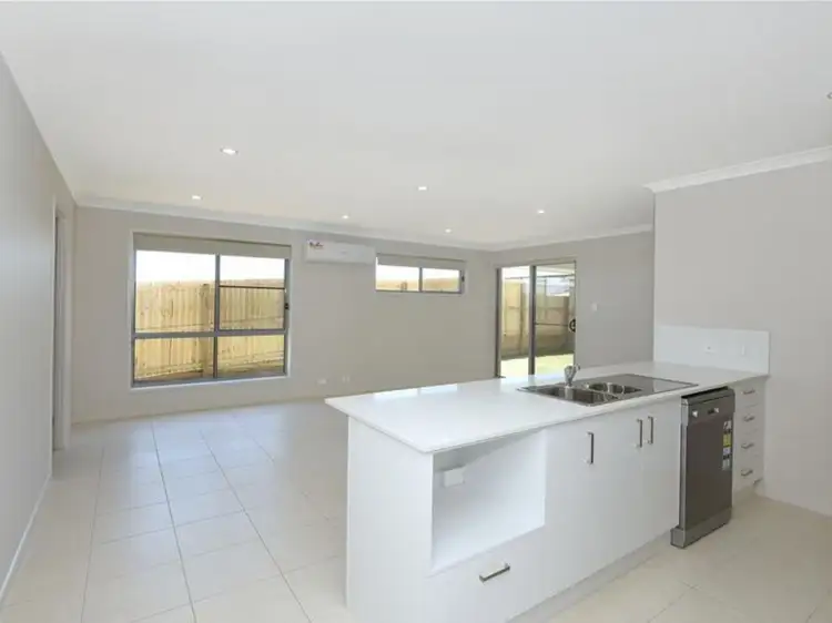 Fifth view of Homely unit listing, 2/31 Abbey Street, Cranley QLD 4350