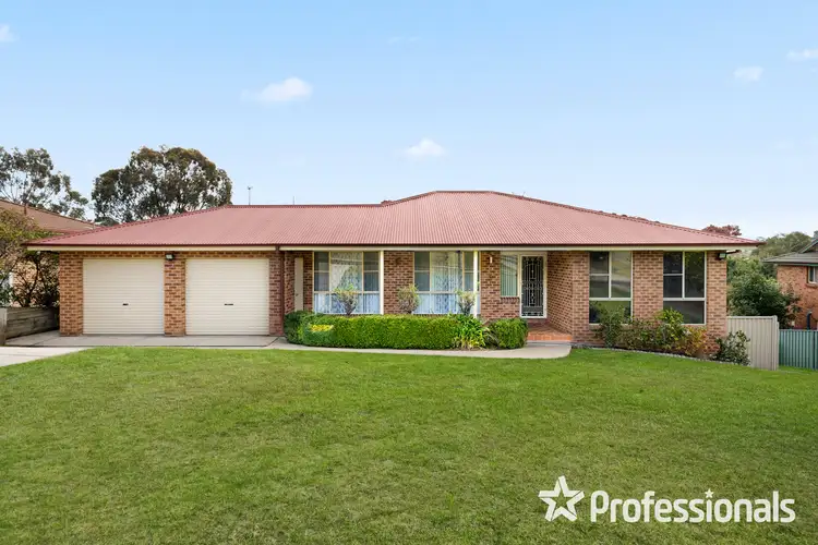 17 Kurumben Place, West Bathurst NSW 2795